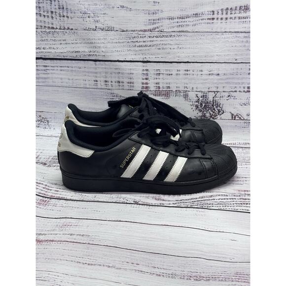 Adidas Superstars ADv Shoe Sz 7 men/9 woman Black / White 2016 NICE!!